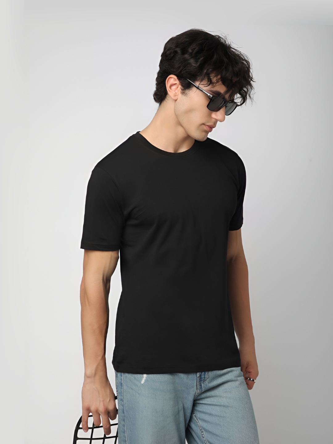 

R&B Men Solid Round Neck Cotton T-shirt, Black