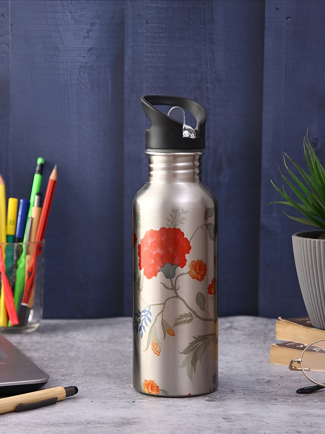 

PENTADECO Grey & Red Floral Printed Stainless Steel Water Bottle 600ml