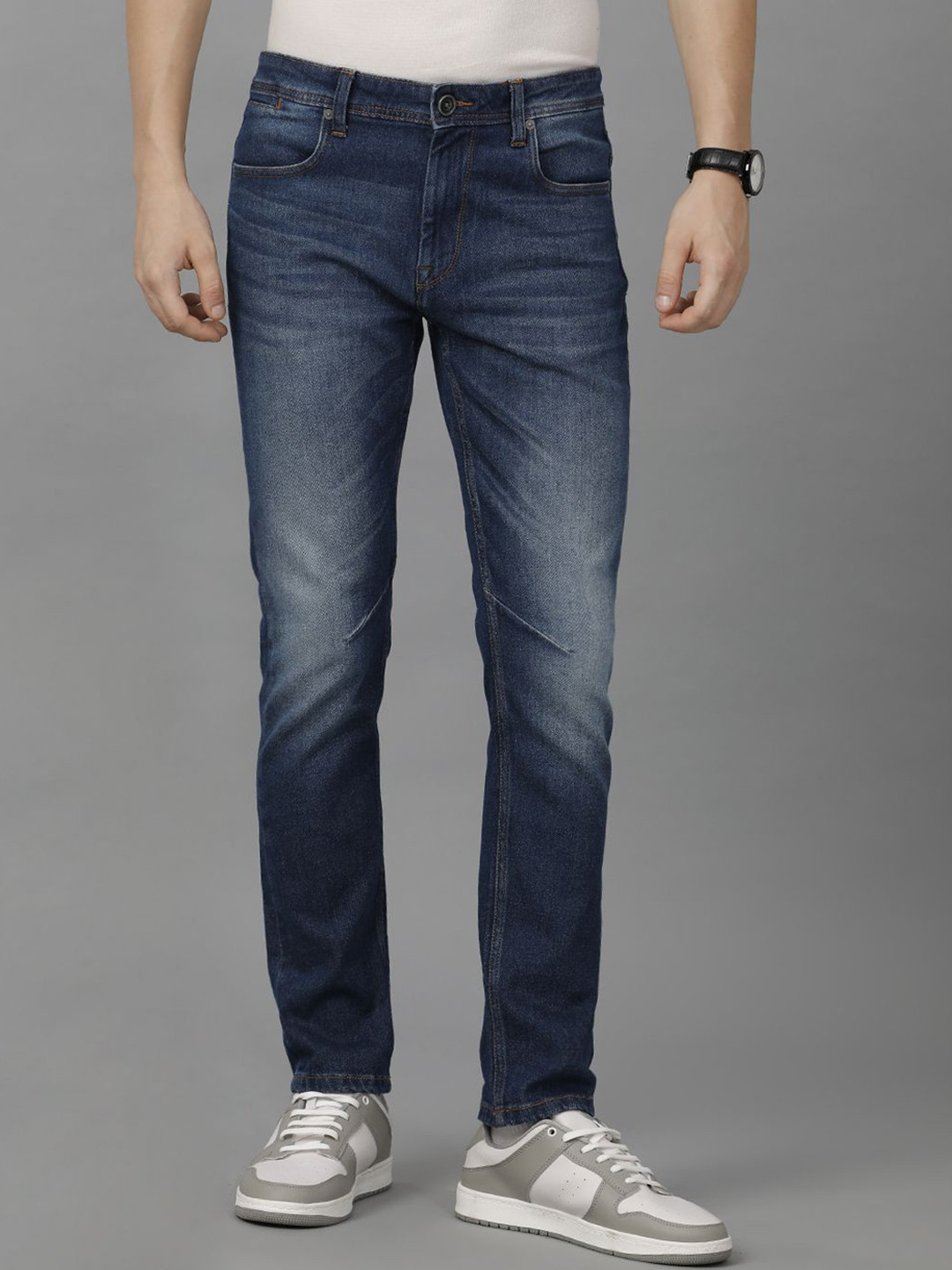 

Voi Jeans Men Cotton Regular Fit Light Fade Stretchable Jeans, Blue