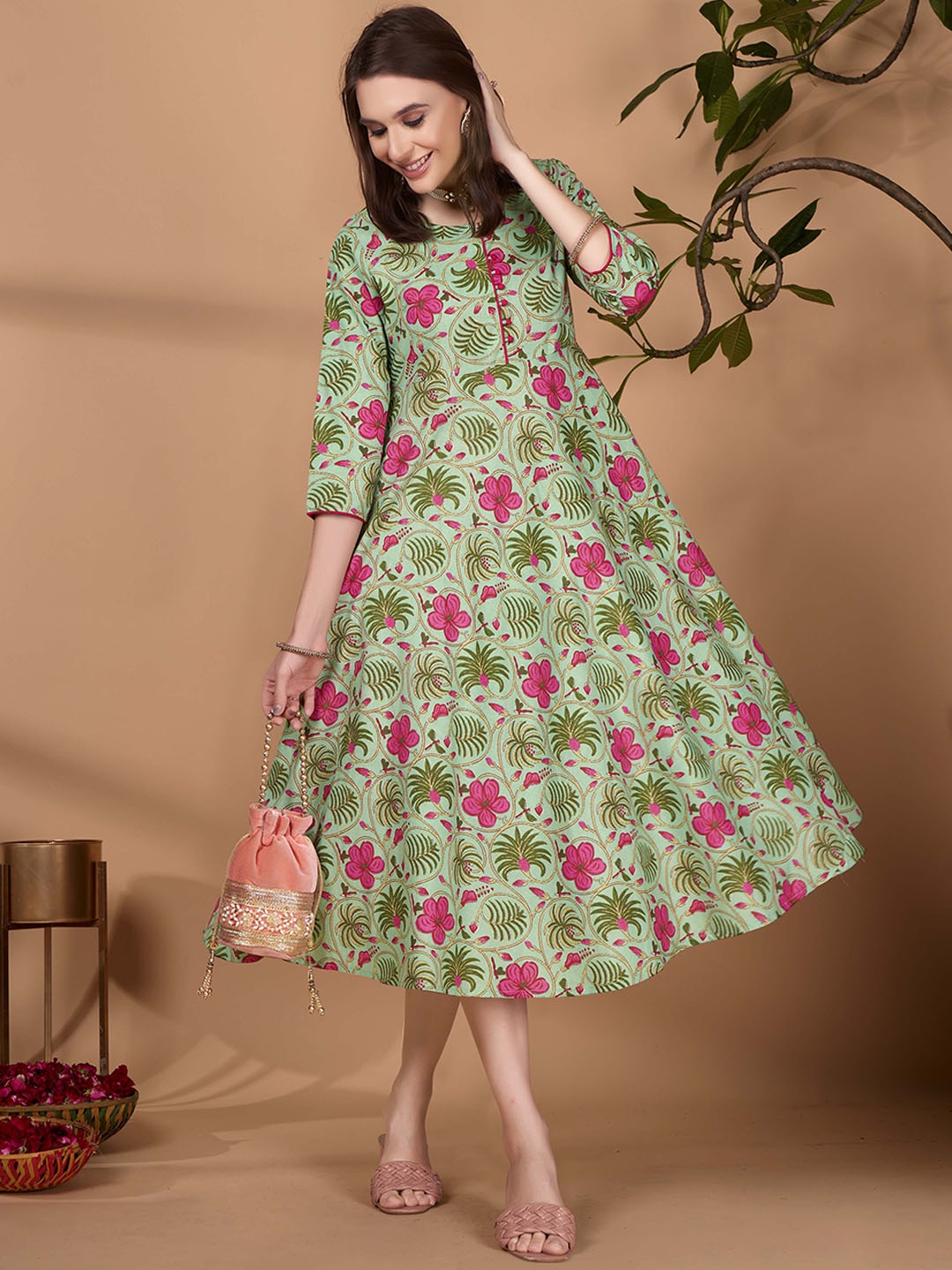 

HERE&NOW Floral Printed V-Neck Anarkali Kurta, Green