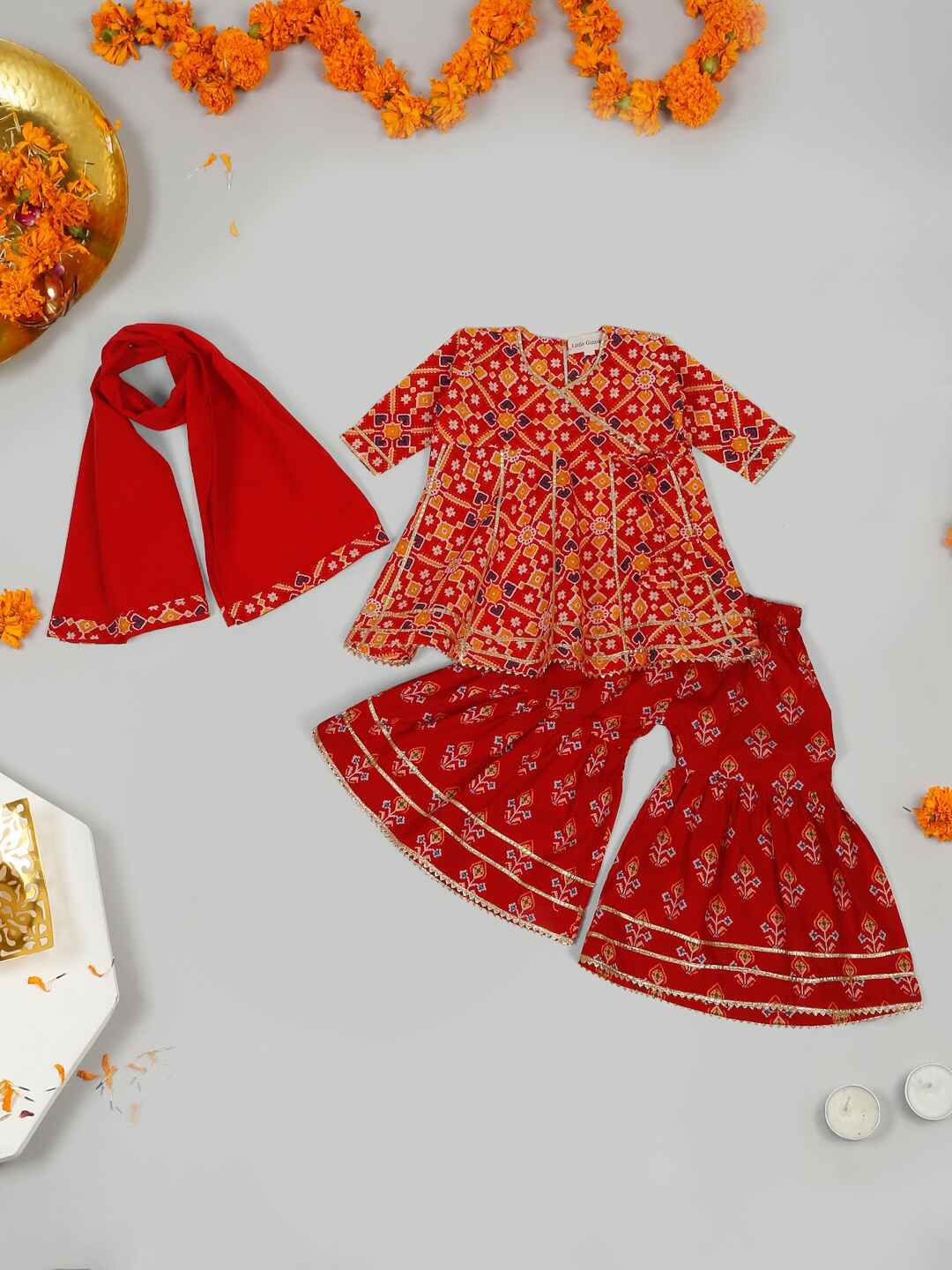 

LITTLE GINNIE Girls Bandhani Printed Regular Kurti with Sharara & With Dupatta, Red