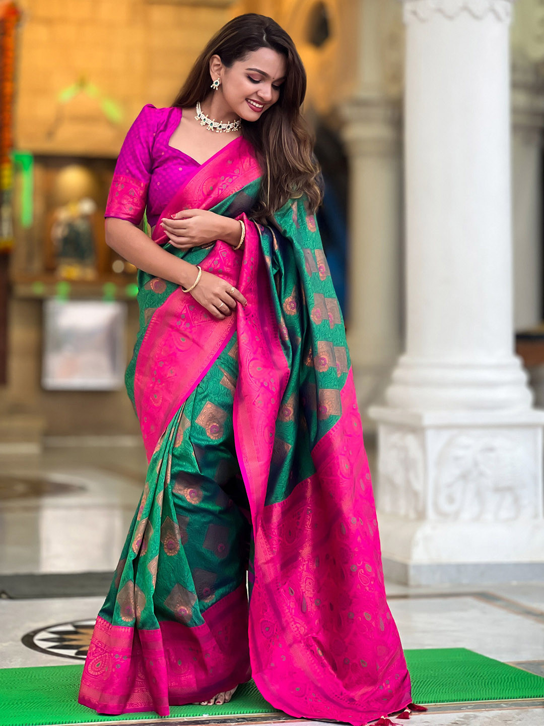 

YAVIRA SILK Woven Design Zari Kanjeevaram Saree, Green