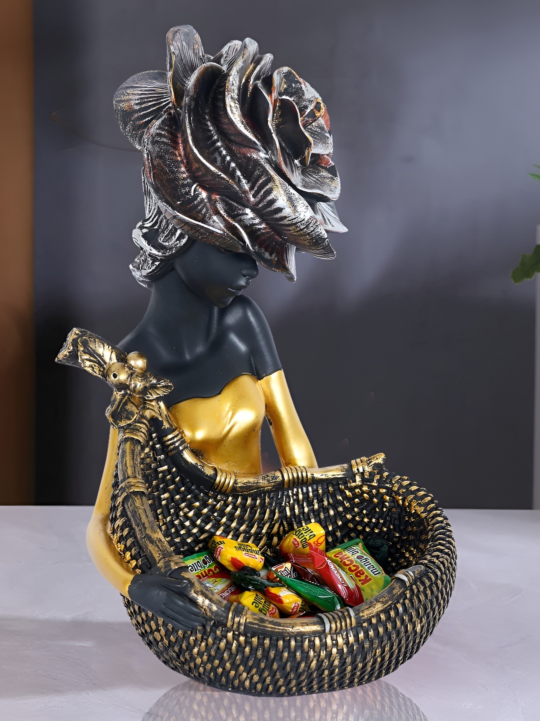 

Zart Black Idol Showpiece