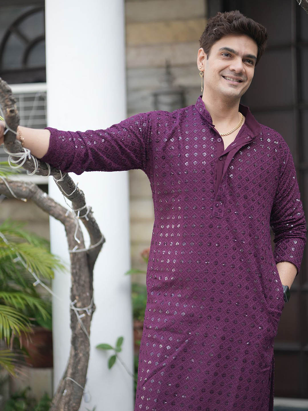 

Studd Muffyn Geometric Embroidered Chikankari Floral Kurta, Purple