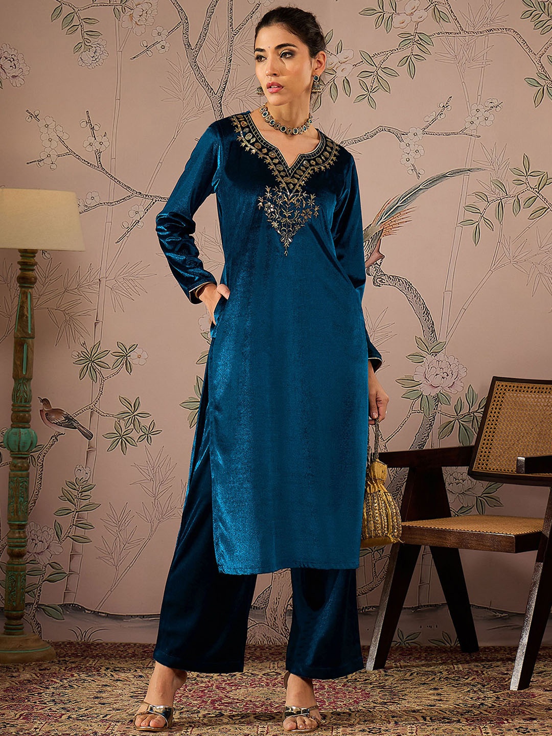 

Shae by SASSAFRAS Floral Embroidered Round Neck Long Sleeves Regular Velvet Kurta, Teal