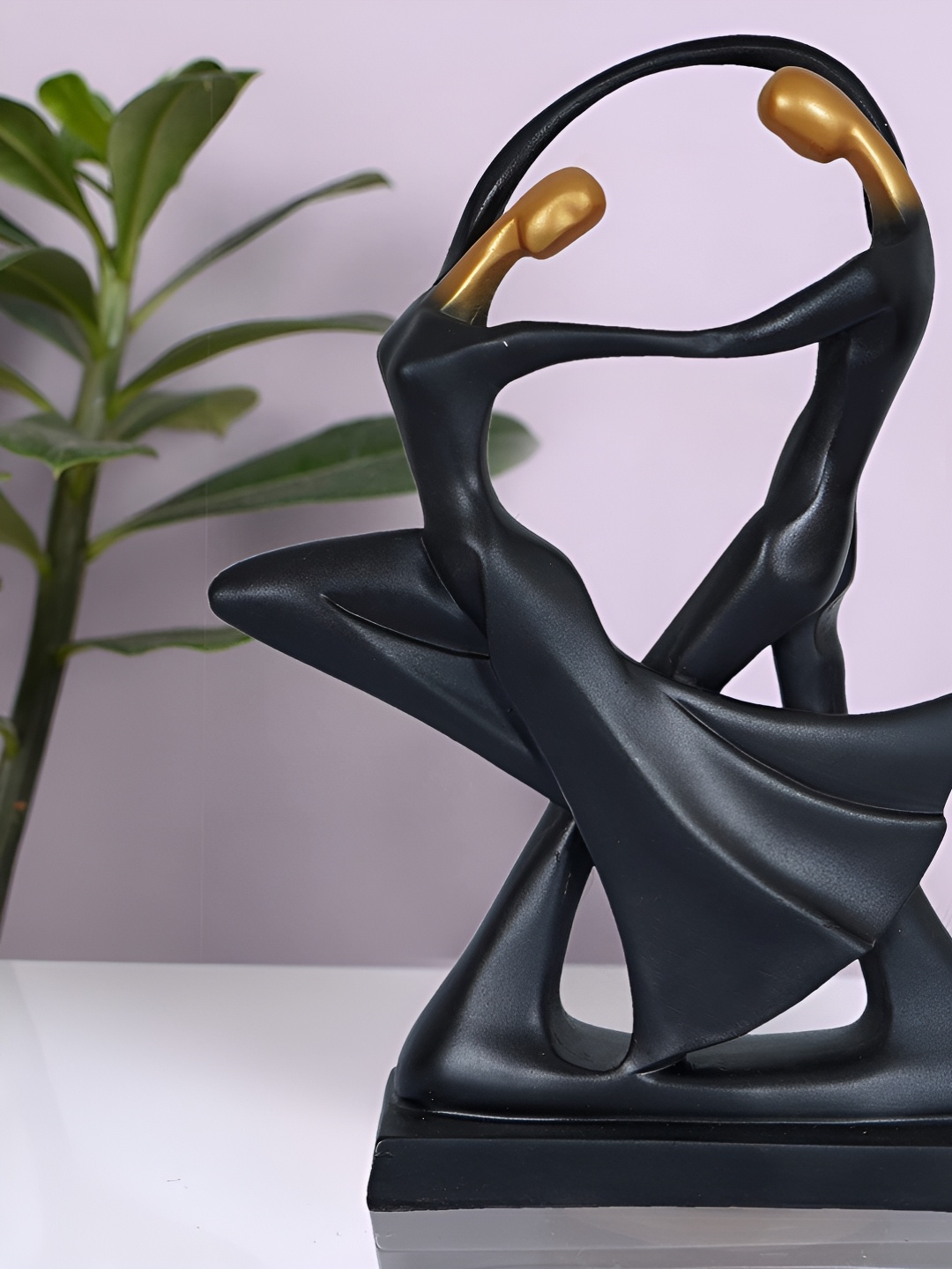 

Zart Black Idol Showpiece