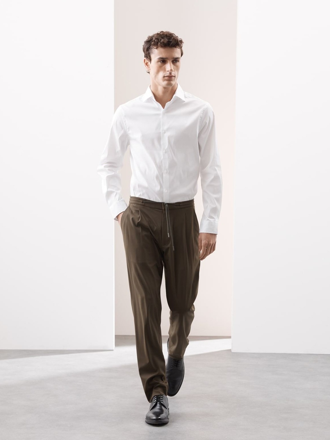 

Marks & Spencer Men Spread Collar Solid Cotton Slim Fit Formal Shirt, White