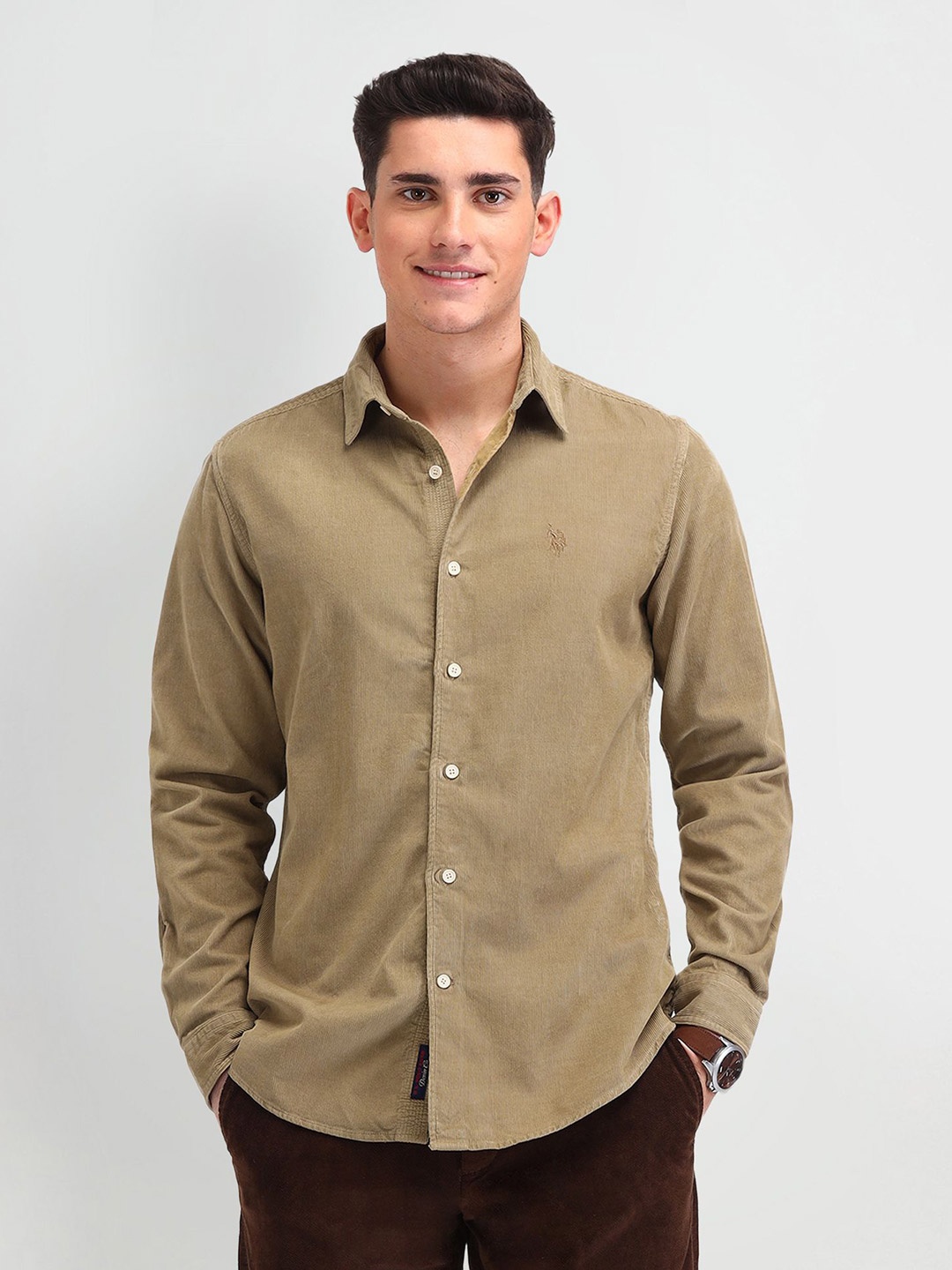 

U.S. Polo Assn. Denim Co. Men Manhattan Spread Collar Solid Cotton Slim Fit Casual Shirt, Beige