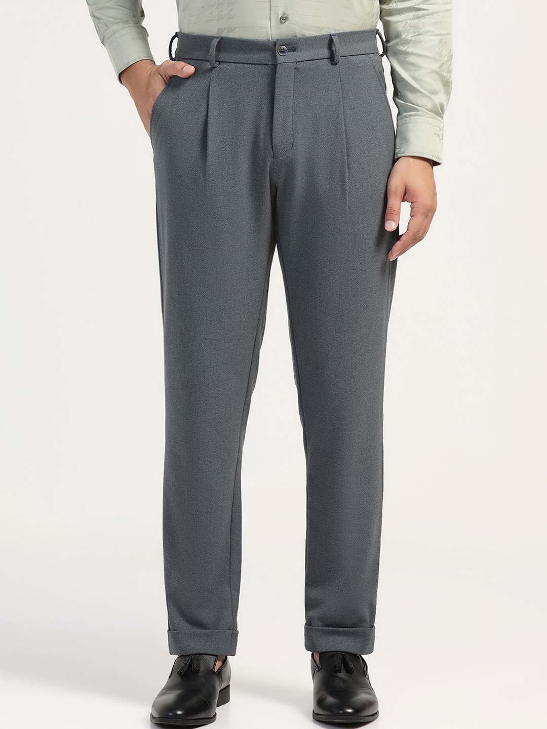 

Blackberrys Men Relaxed Pleated Trousers, Blue