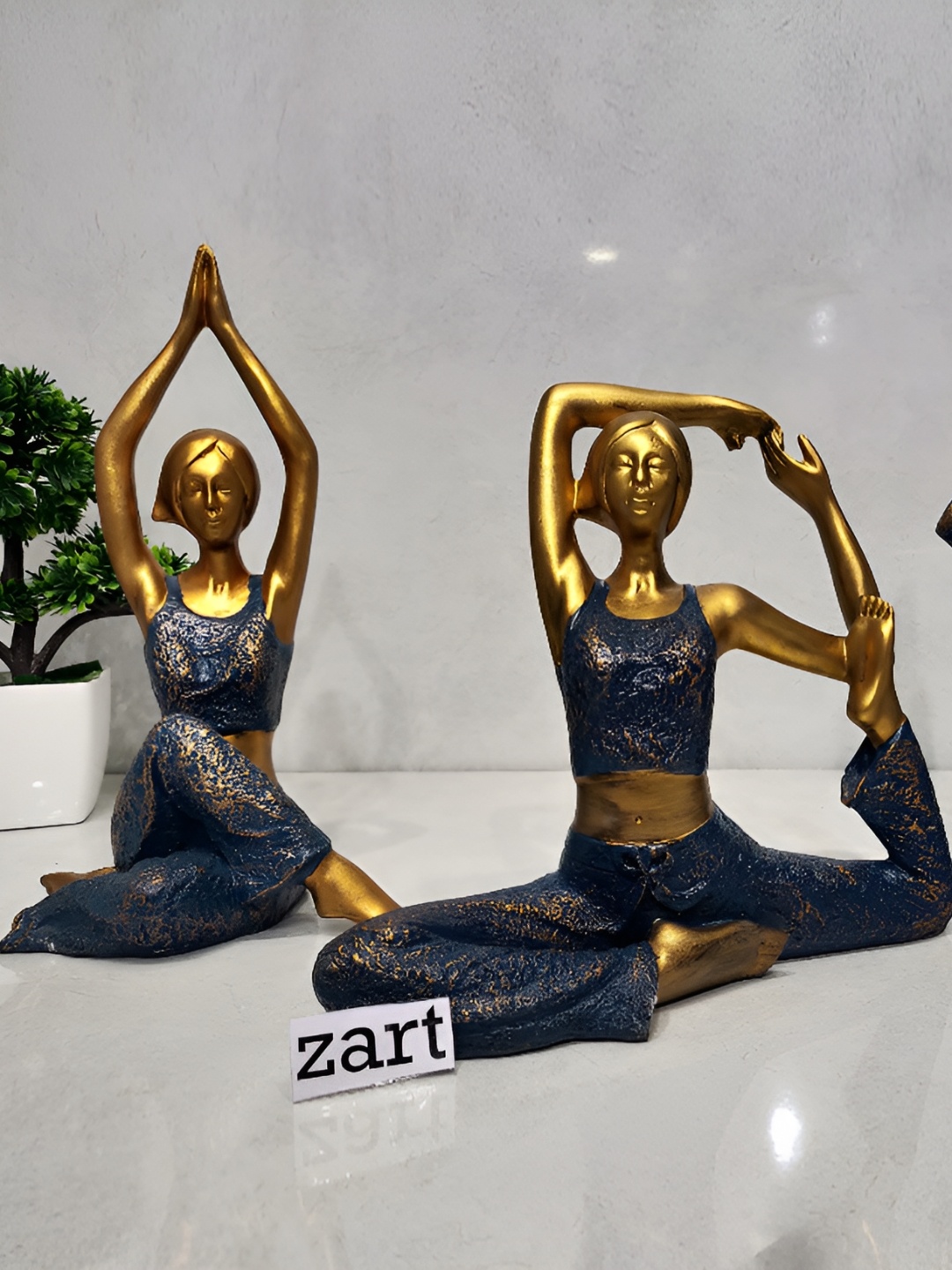 

Zart Blue Idol Showpiece