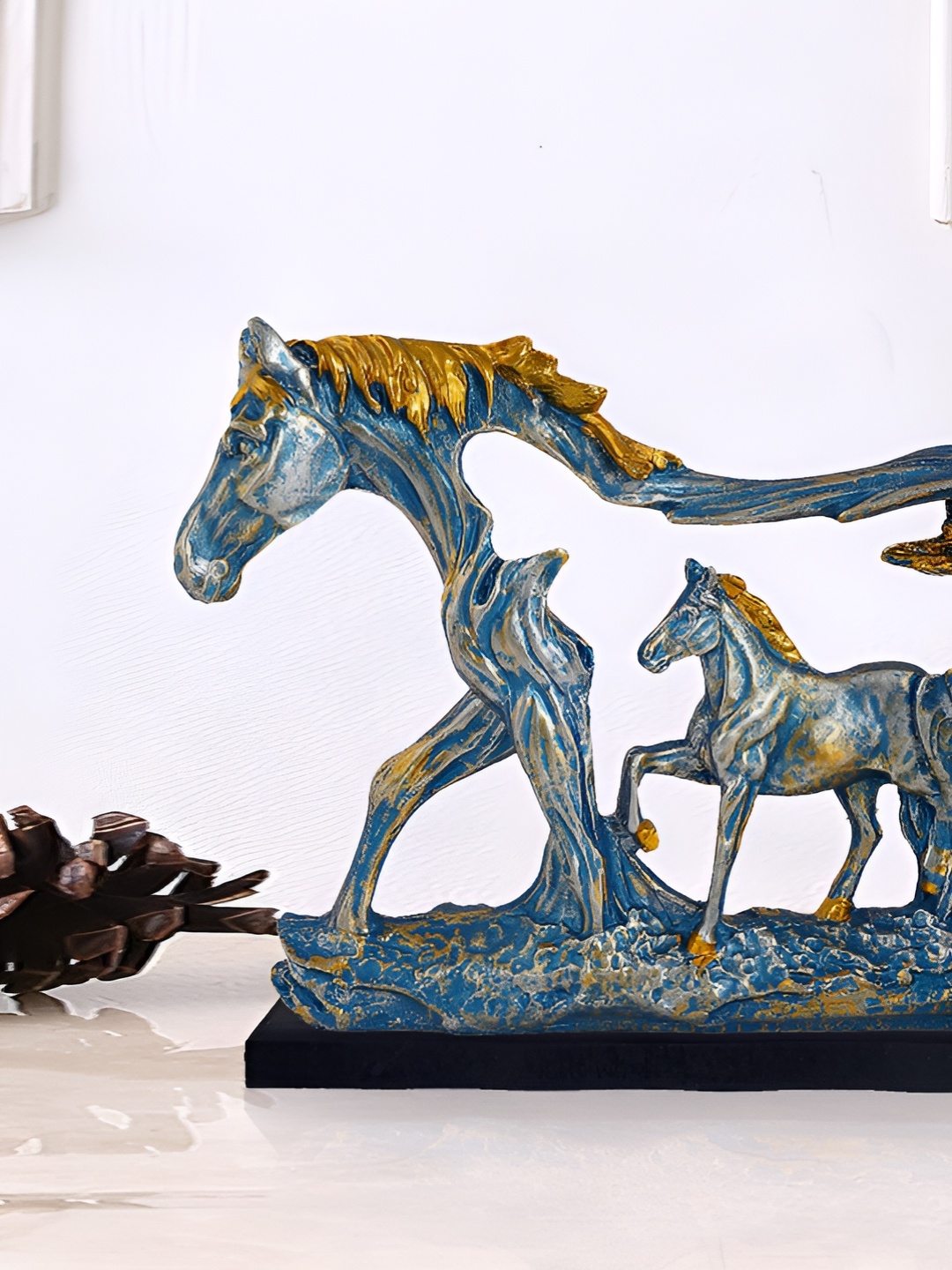 

Zart Blue Idol Showpiece