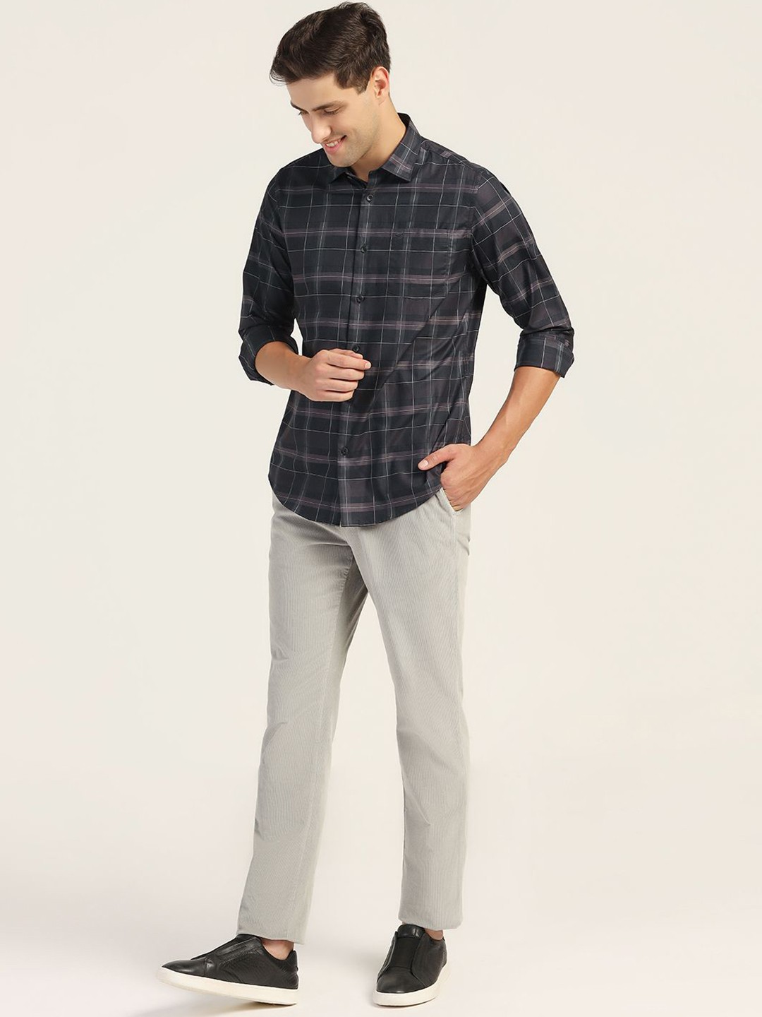 

Blackberrys Men India Slim Spread Collar Windowpane Checked Cotton Slim Fit Casual Shirt, Grey