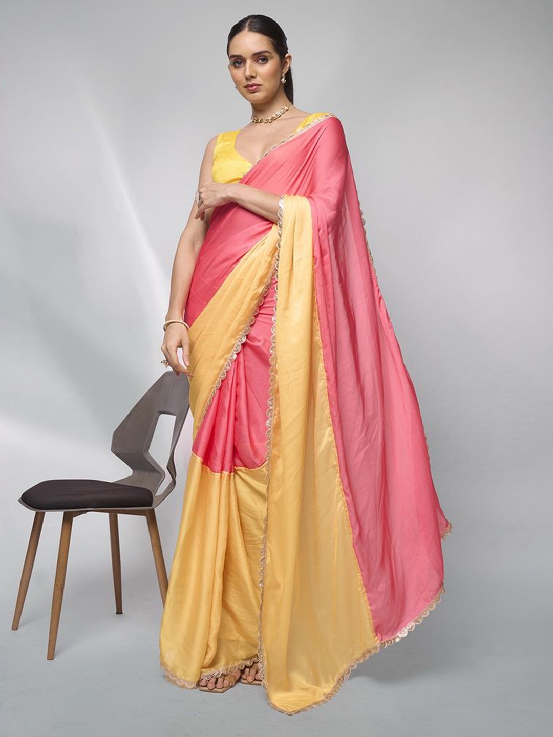 

Mitera Women Colourblocked Embellished Ready To Wear Saree, Peach