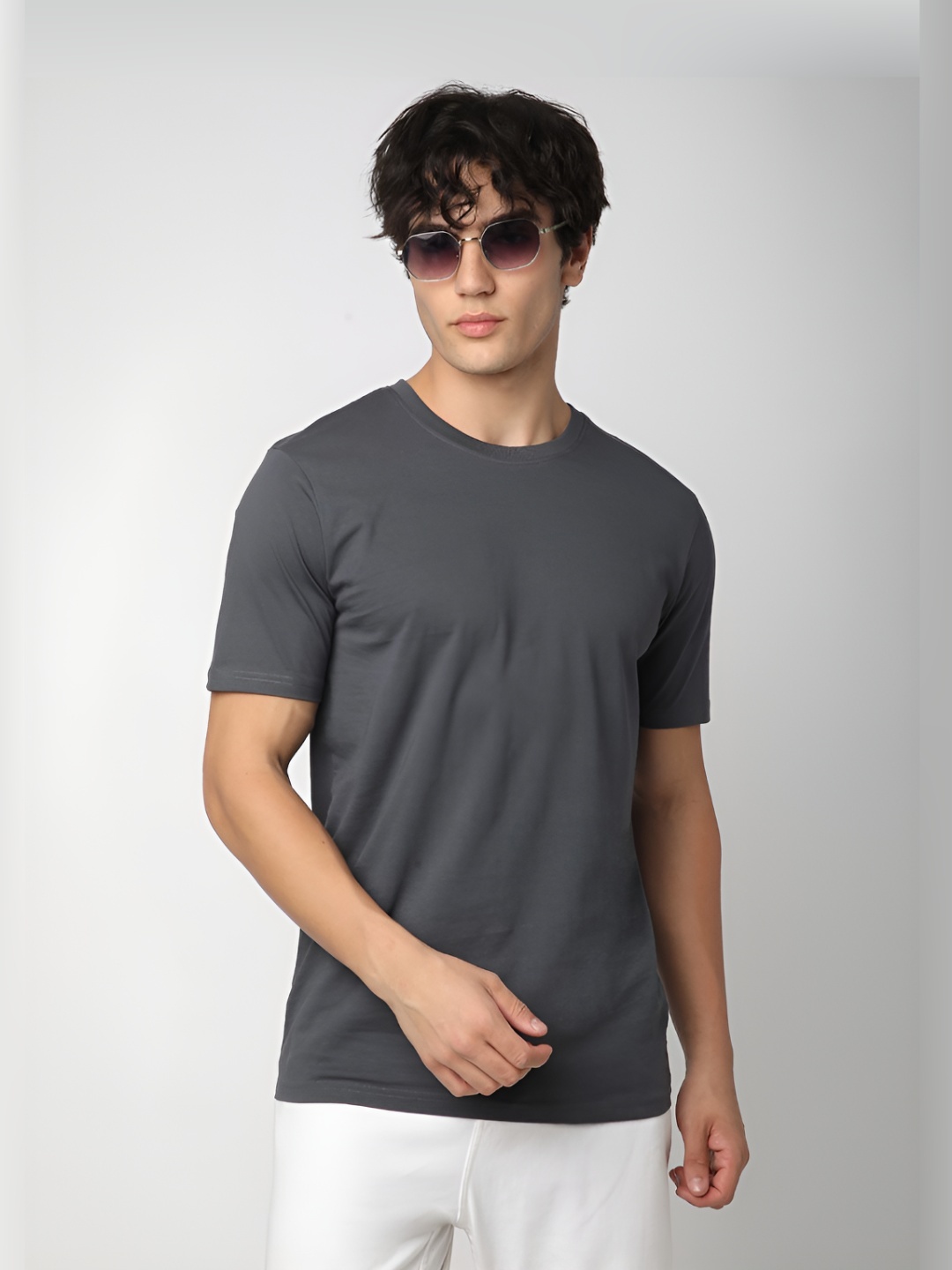 

R&B Men Solid Round Neck Cotton T-shirt, Grey