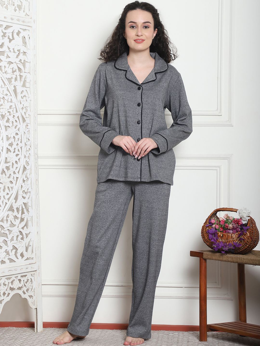 

Kanvin Women Striped Night suit, Grey