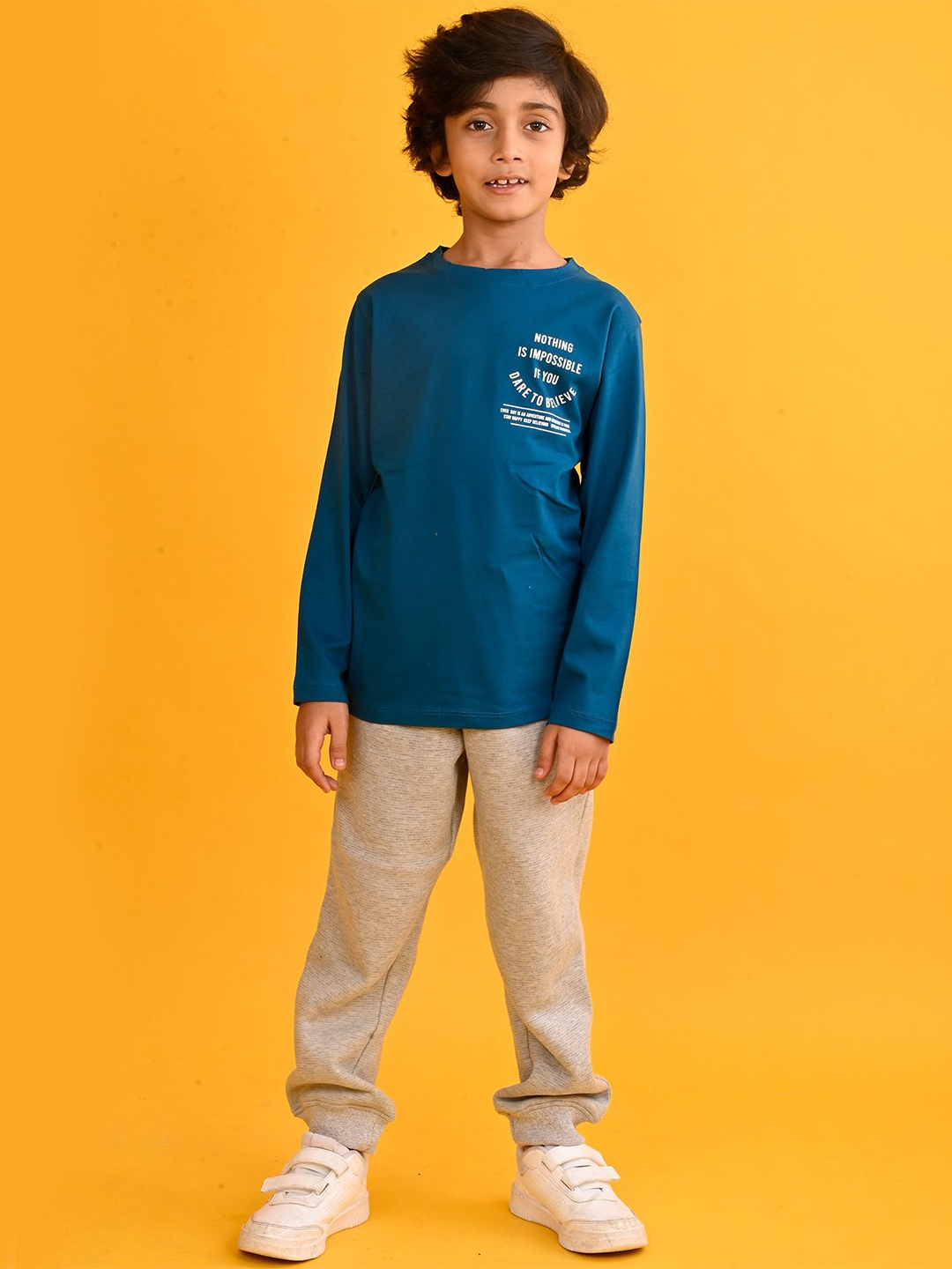 

Anthrilo Boys Printed Fleece T-shirt With Jogger, Blue