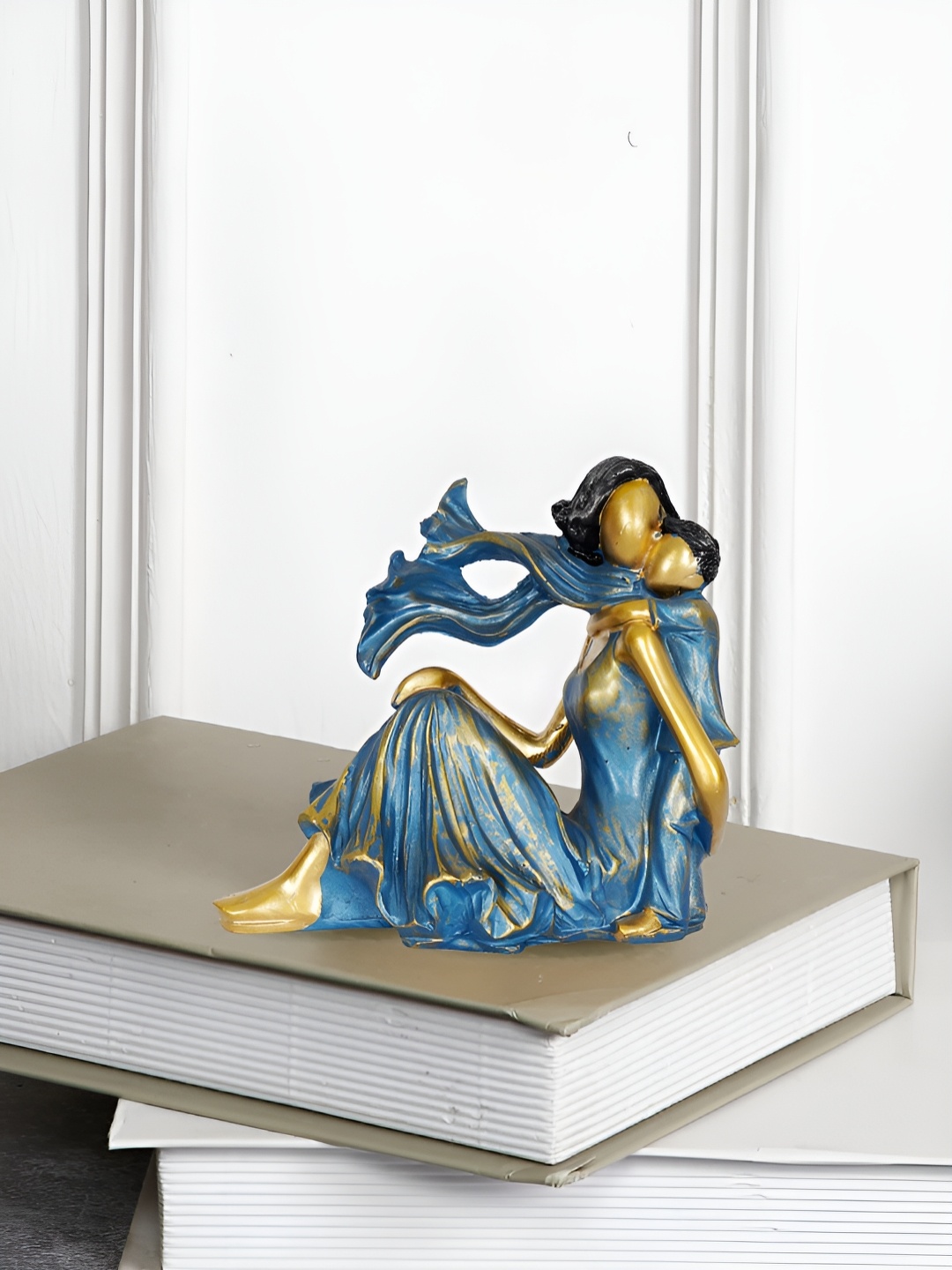 

Zart Blue Figurine Showpiece