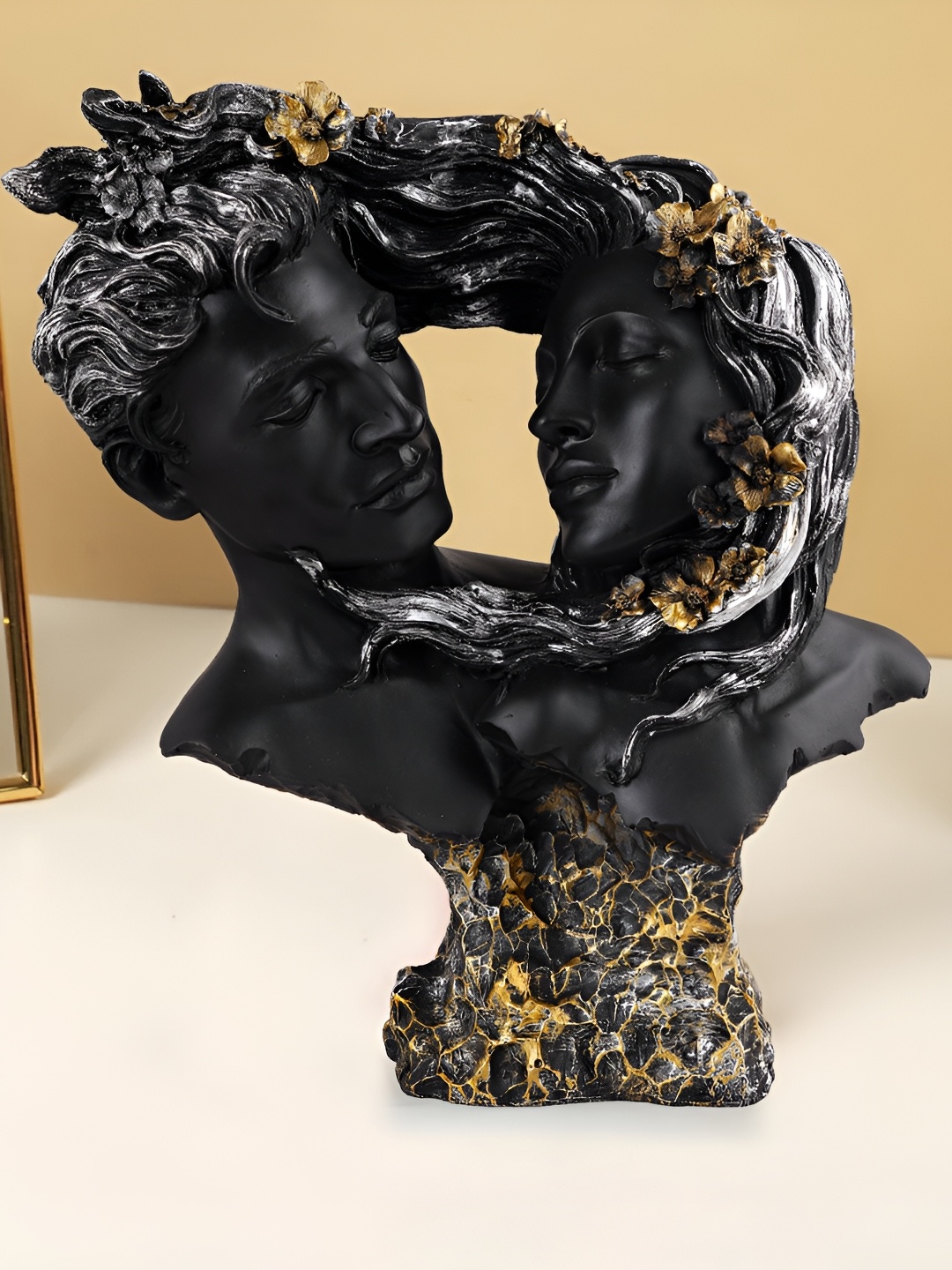 

Zart Black Idol Showpiece