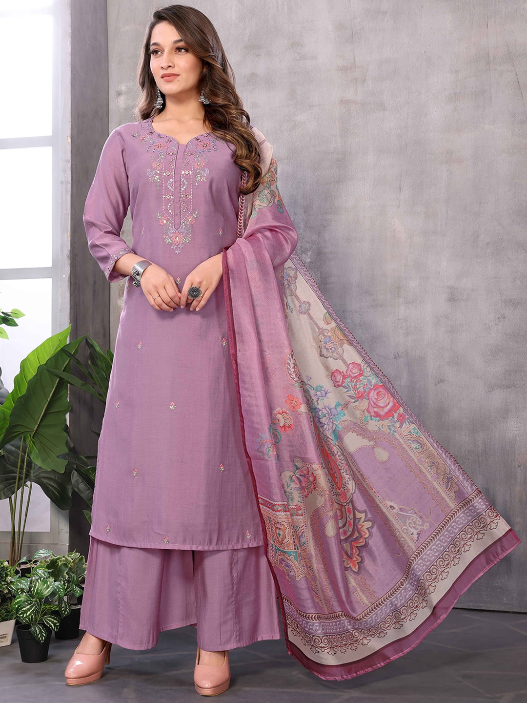 

SUNDARNAARI Floral Embroidered Thread Work Kurta with Palazzo & Dupatta, Lavender