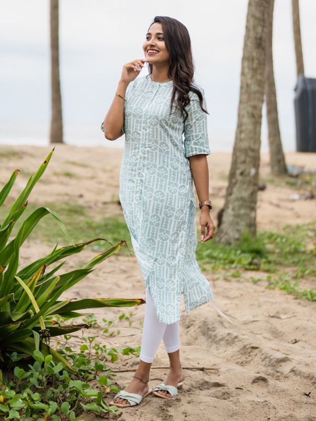 

HAY Geometric Printed Mandarin Collar A-Line Straight Kurta, Blue