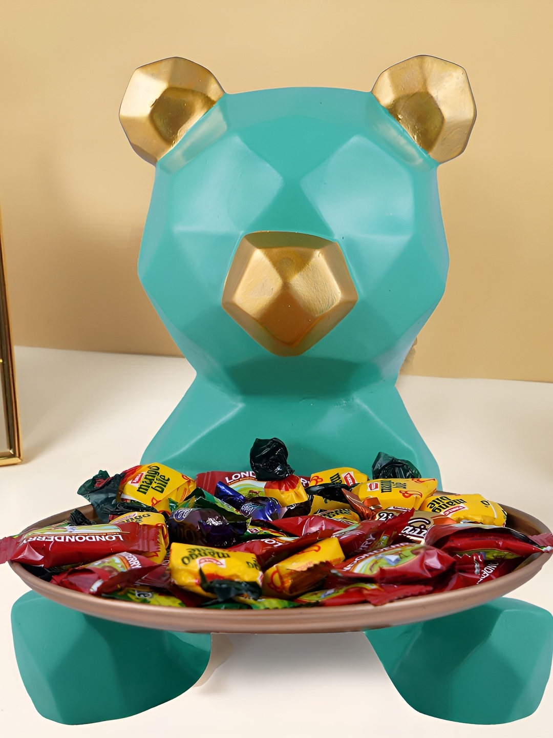 

Zart Green Idol Showpiece