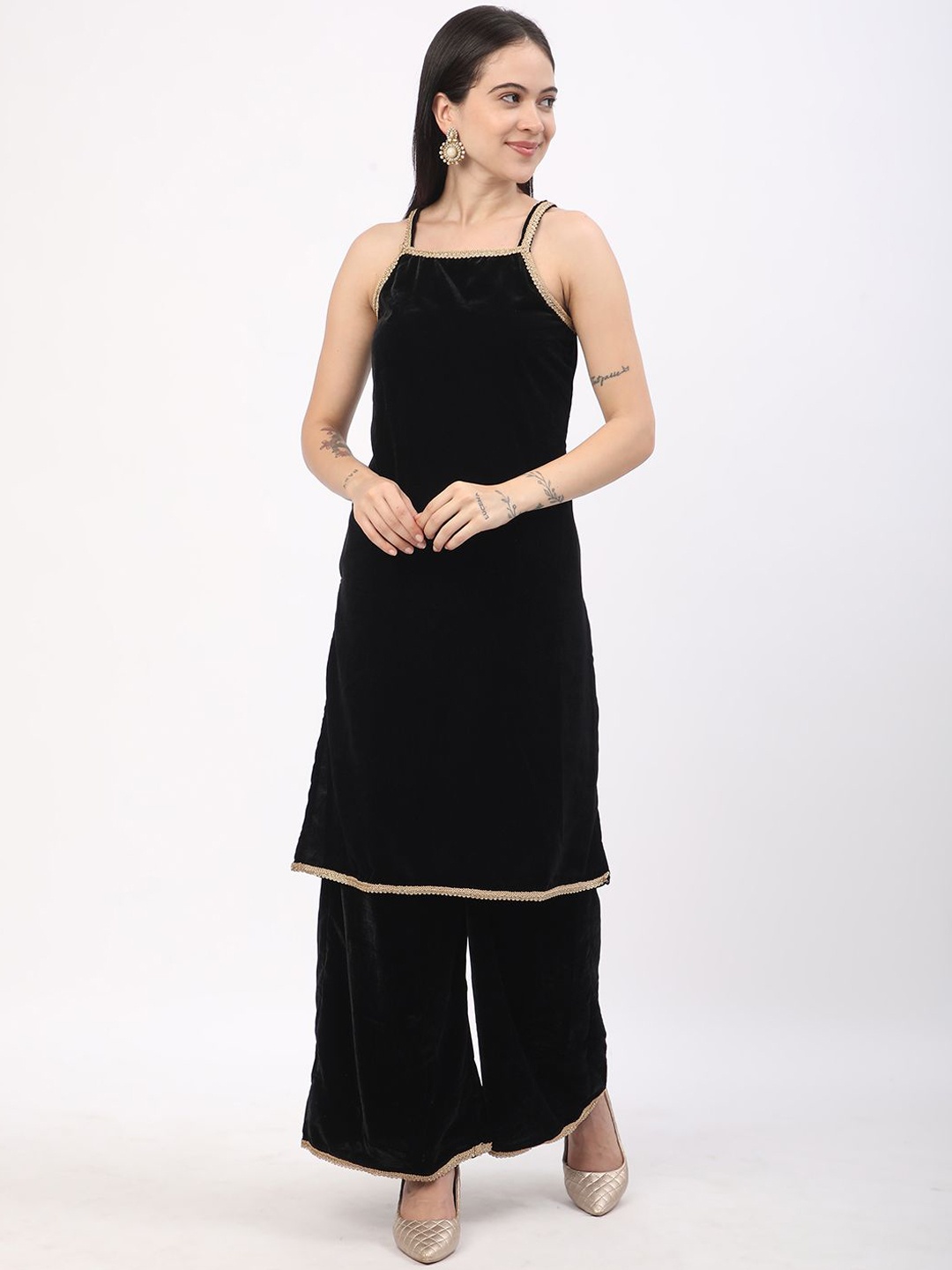 

R&B Shoulder Straps Neck Sleeveless Regular Velvet Straight Kurta With Palazzo, Black