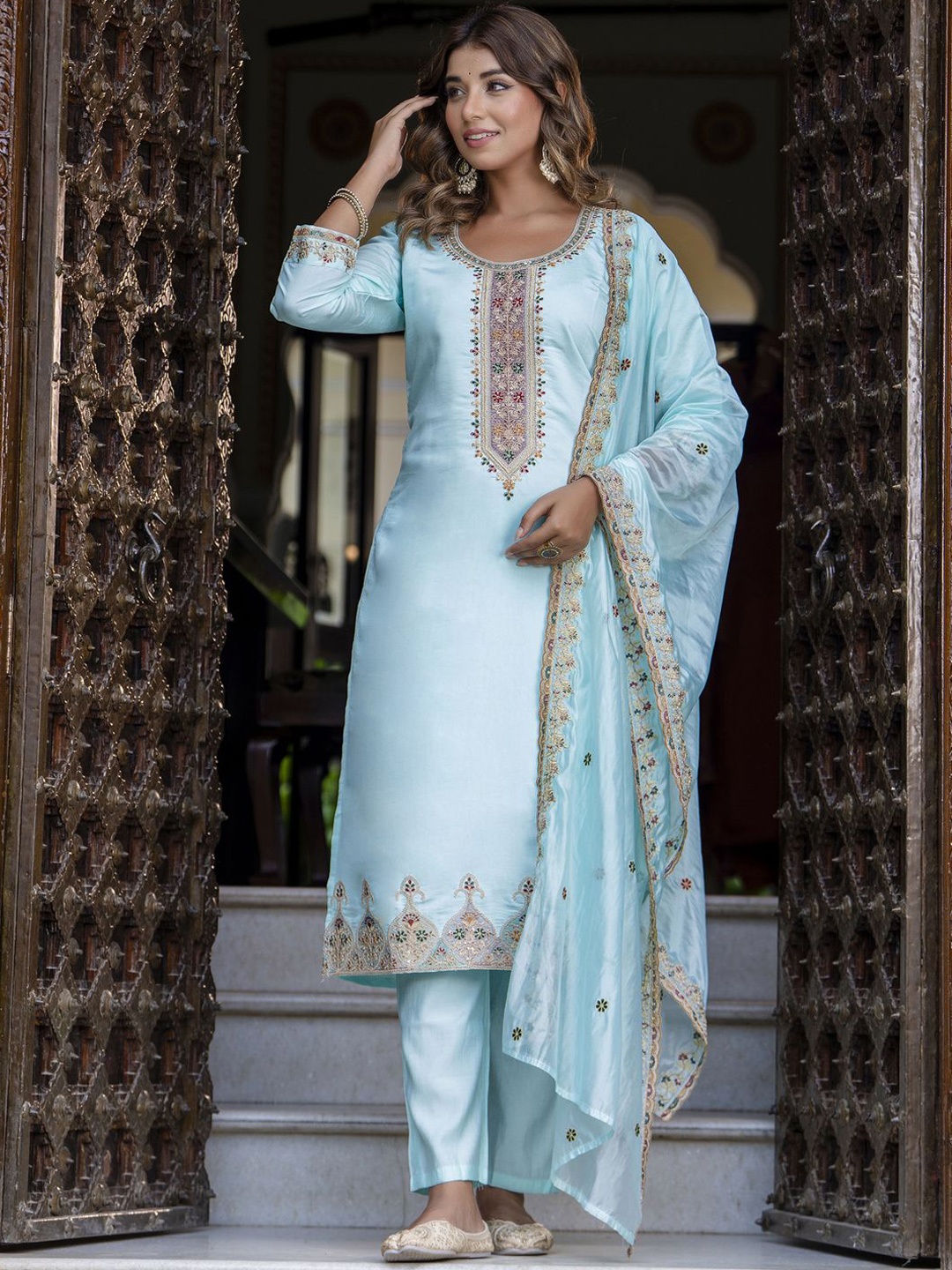 

VredeVogel Floral Embroidered Three-Quarter Sleeves Kurta With Trouser With Dupatta, Blue