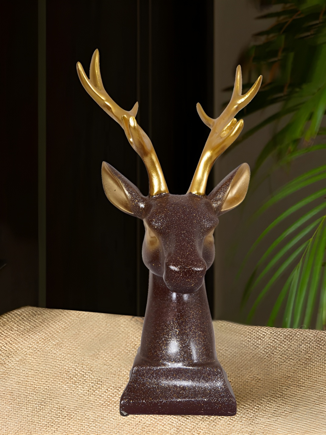 

Zart Brown & Gold-Toned Birds and Animals Figurine Showpiece
