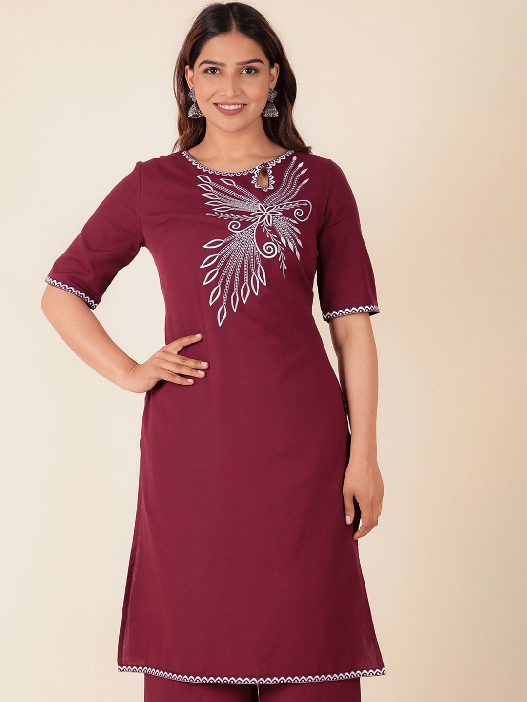 

Aramya Keyhole Neck Short Sleeves Regular Thread Work Linen Straight Kurta, Burgundy
