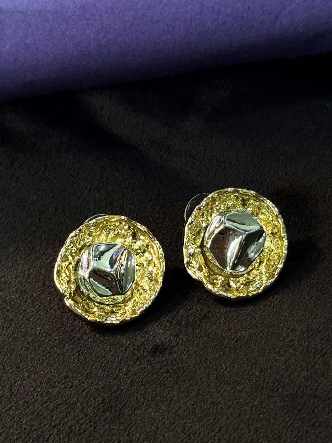 

The Jewellery Tale Contemporary Studs Earrings, Gold