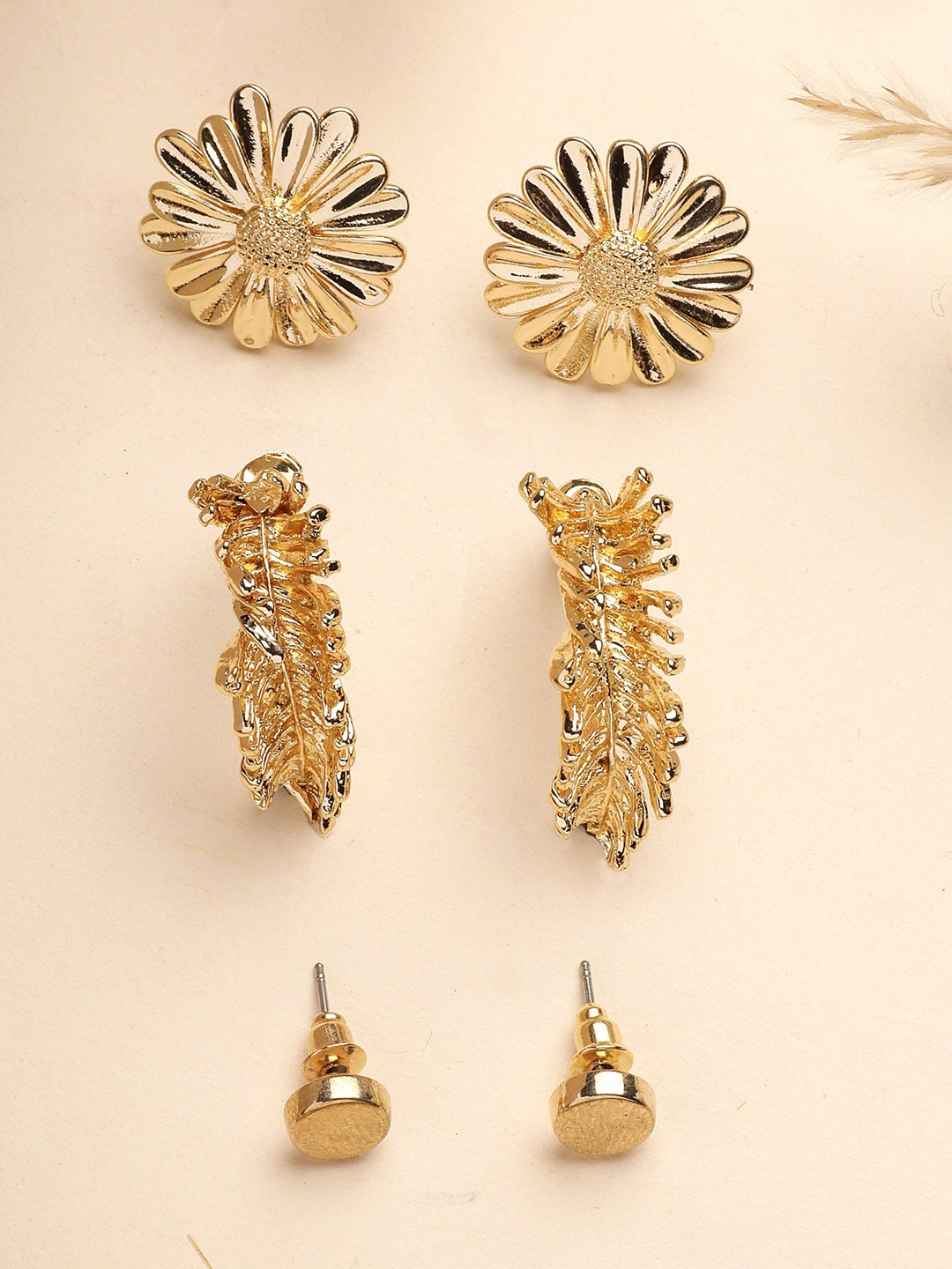 

Bohey by KARATCART Set O 3 Gold Plated Contemporary Studs