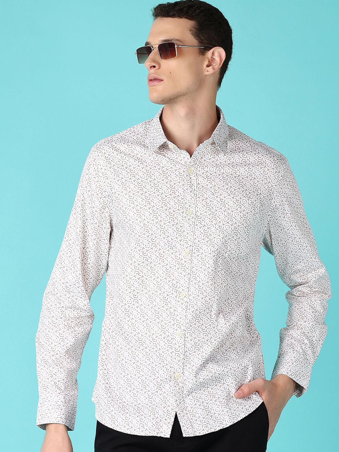 

V-Mart Men Spread Collar Floral Printed Cotton Casual Shirt, Off white