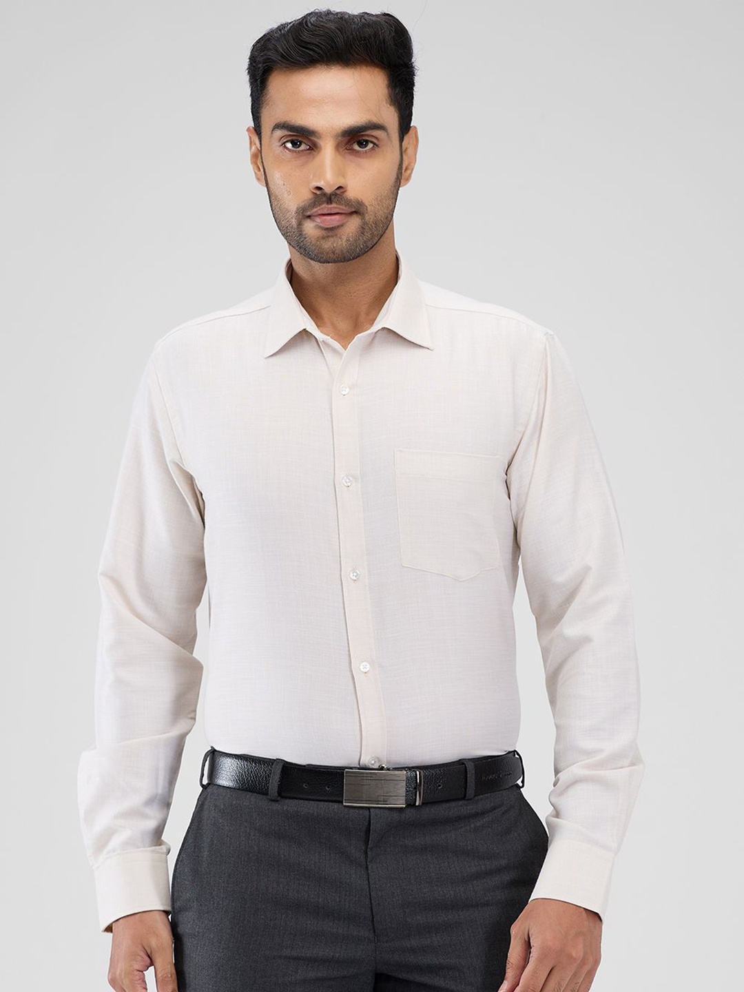 

Parx Men Spread Collar Solid Slim Fit Formal Shirt, Off white