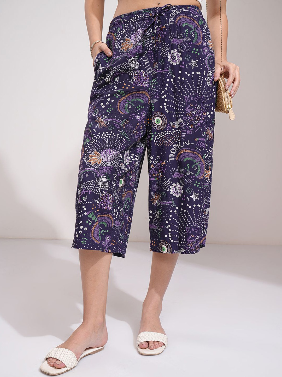 

Tokyo Talkies Women Floral Printed Regular Fit High-Rise Shorts, Navy blue