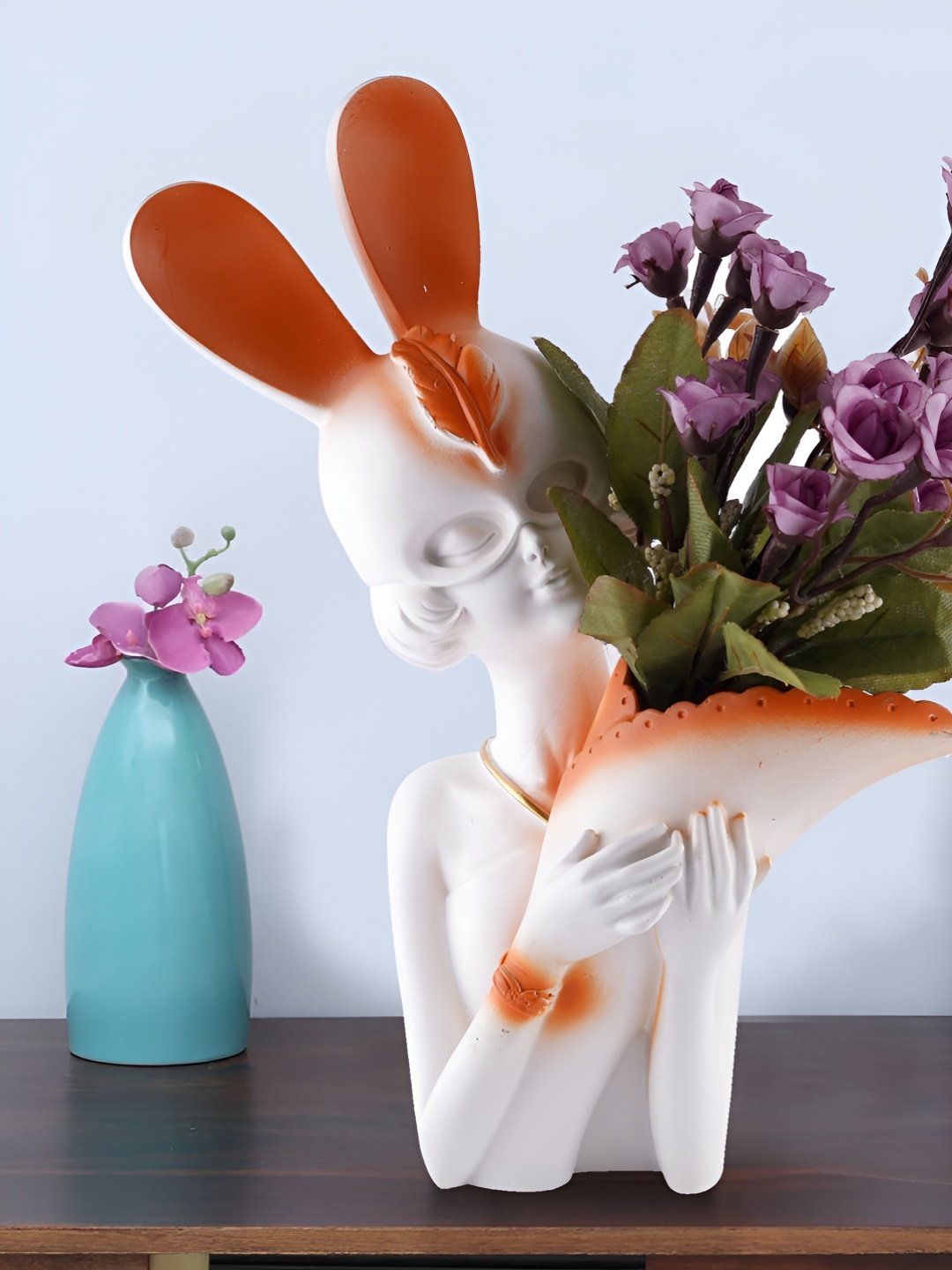 

Zart White Religious Idol Showpiece