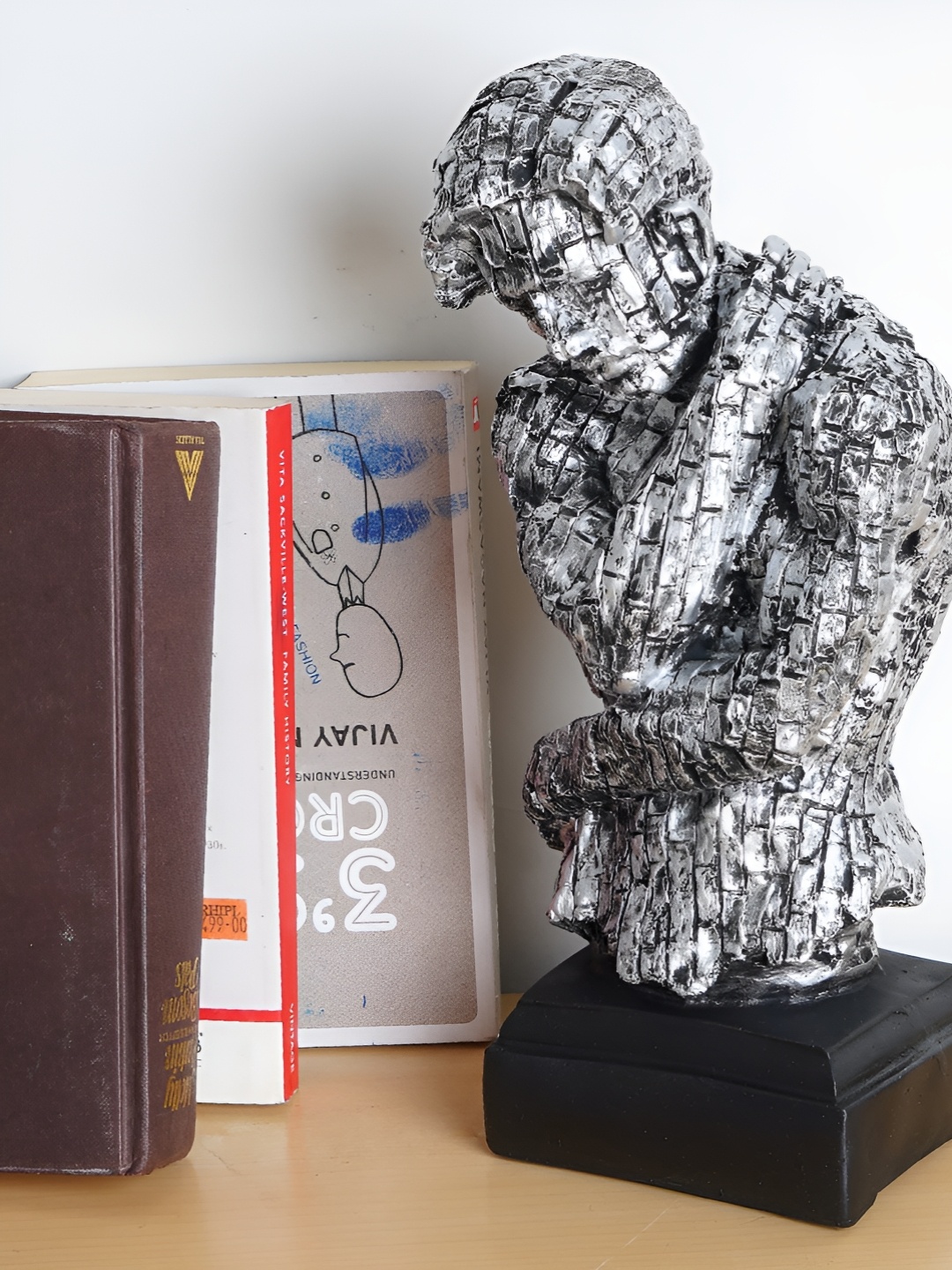 

Zart Black Abstract Shaped Decorative Idol Showpiece