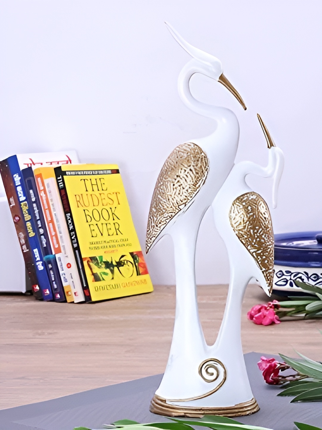 

Zart White Idol Showpiece