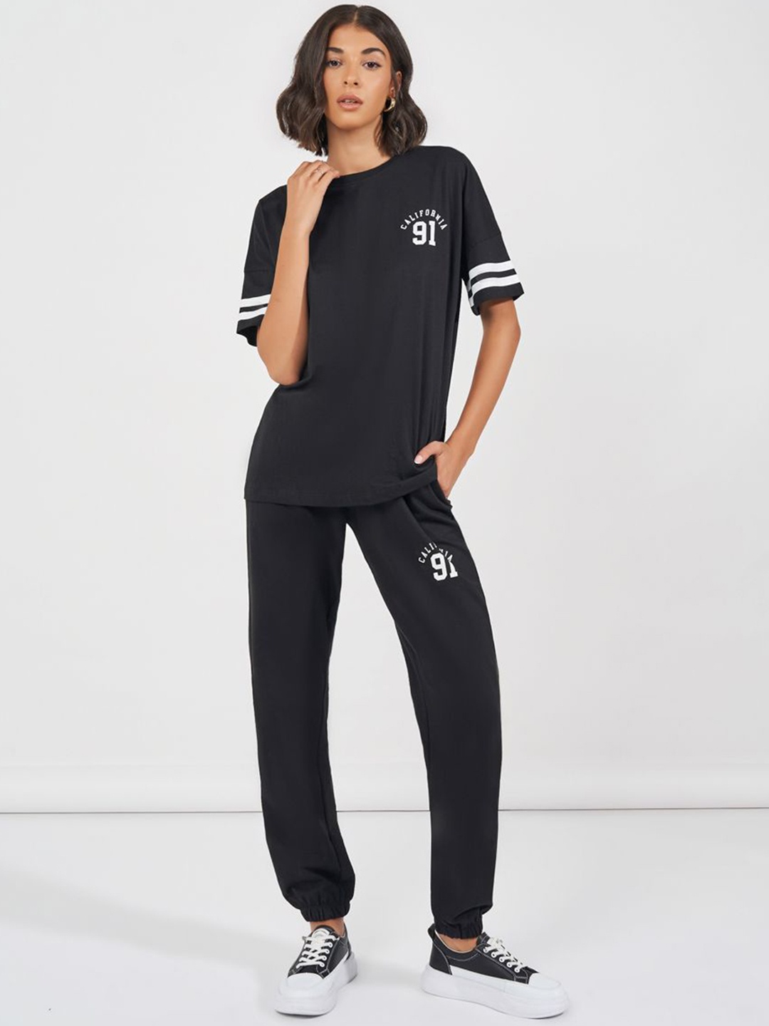 

Styli Women Oversized Dropped Shoulder T-Shirt & Jogger Co-Ords, Black
