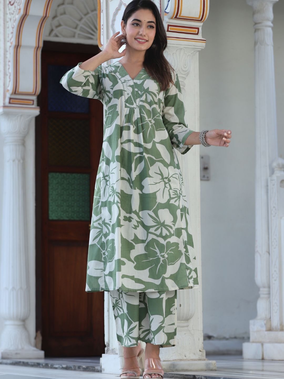 

Kaftanize Floral Printed Cotton Tunic & Trousers Co-Ords Set, Green