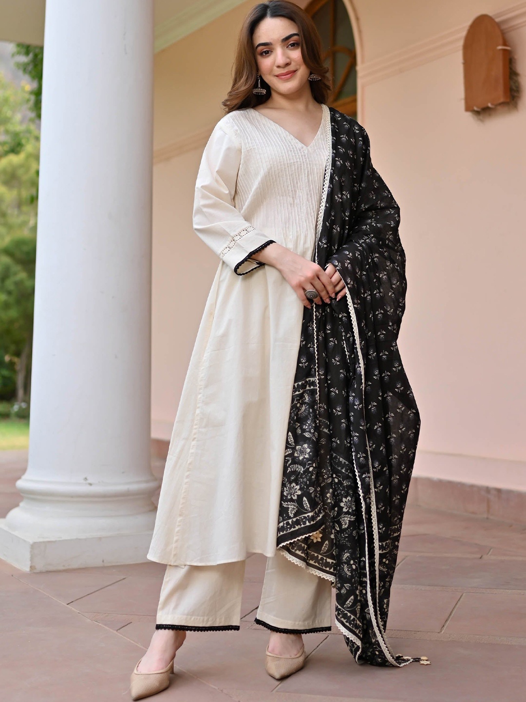 

Bunaai V-Neck Gotta Patti A-Line Kurta With Trouser & Dupatta, Beige