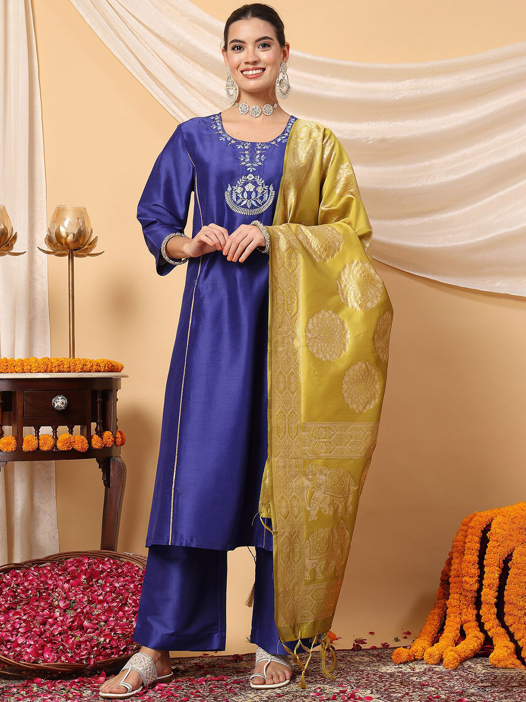 

House Of Zelena Embroidered Thread Work Maternity Kurta with Trouser & Dupatta, Blue