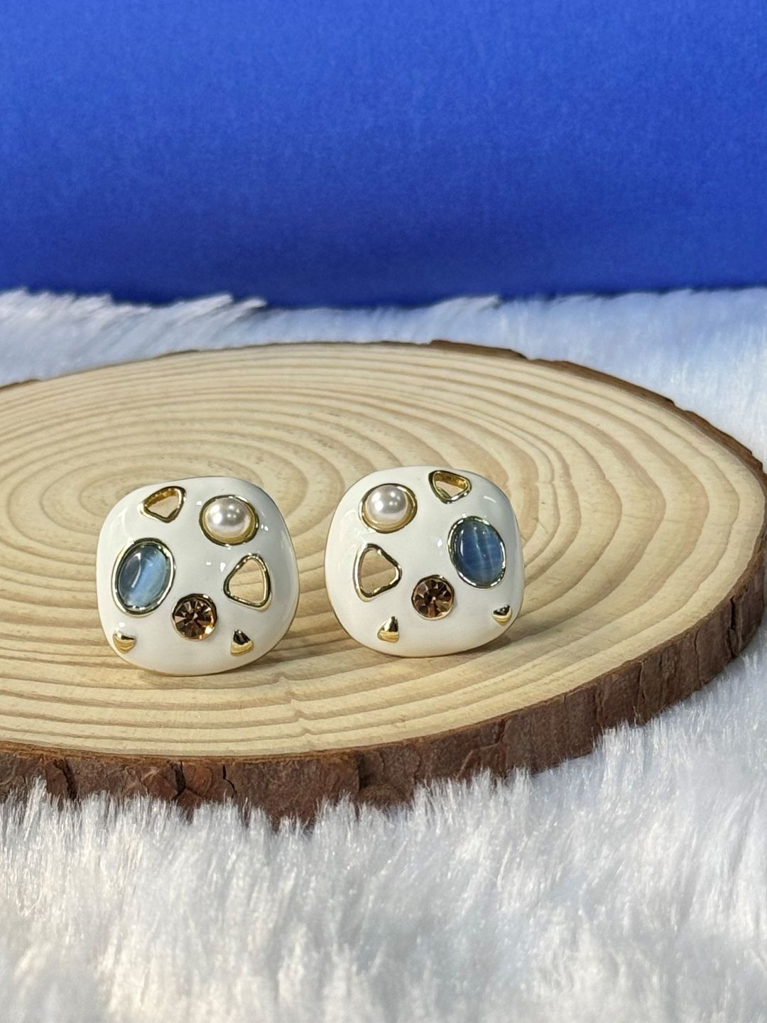 

The Jewellery Tale Contemporary Studs Earrings, White
