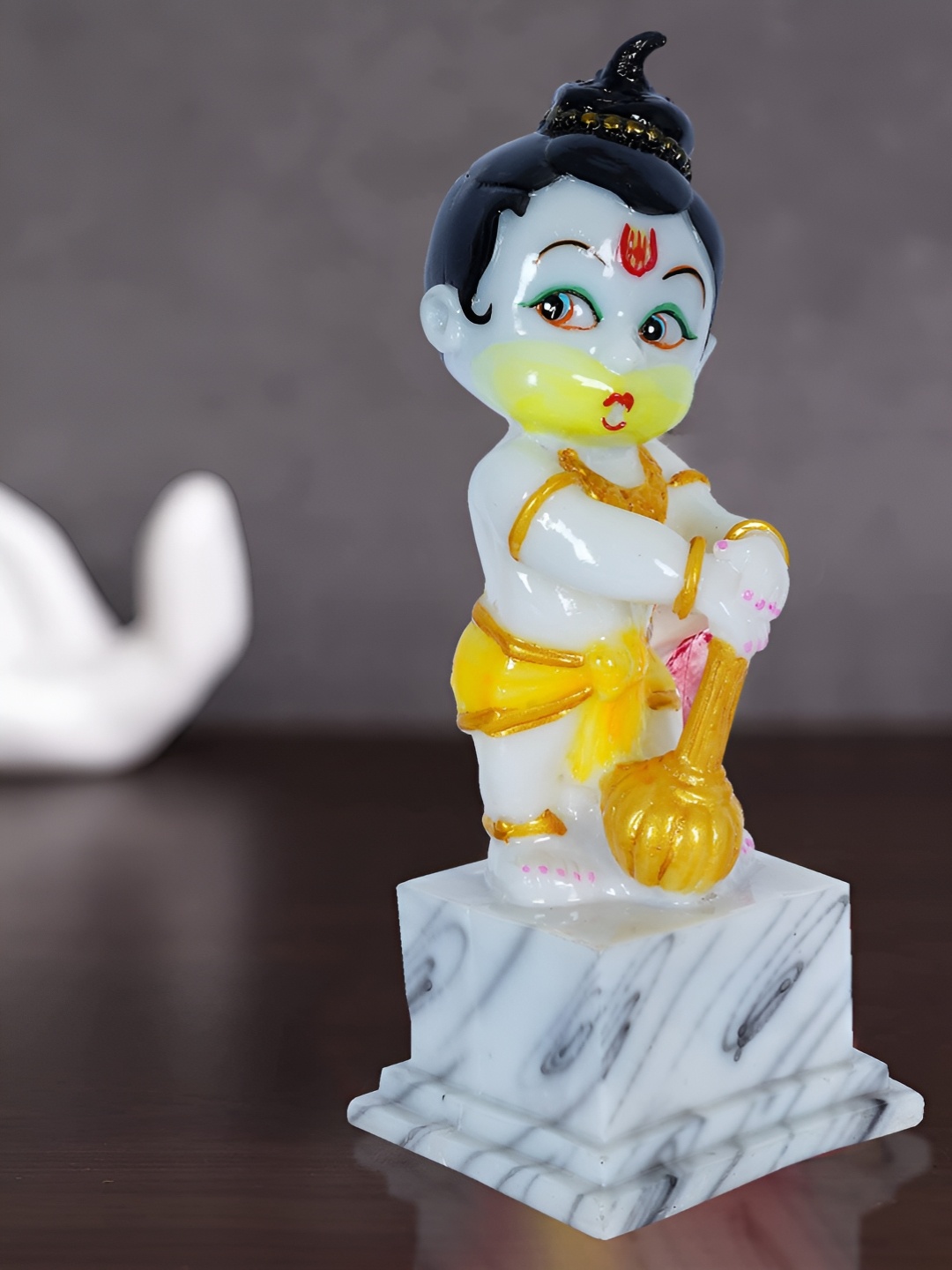 

Zart White Religious Idol Showpiece