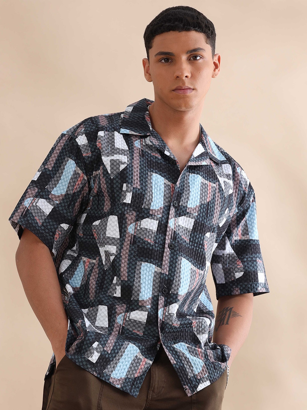 

HOUSE OF MAHNOTS Men Relaxed Cuban Collar Abstract Printed Casual Shirt, Black