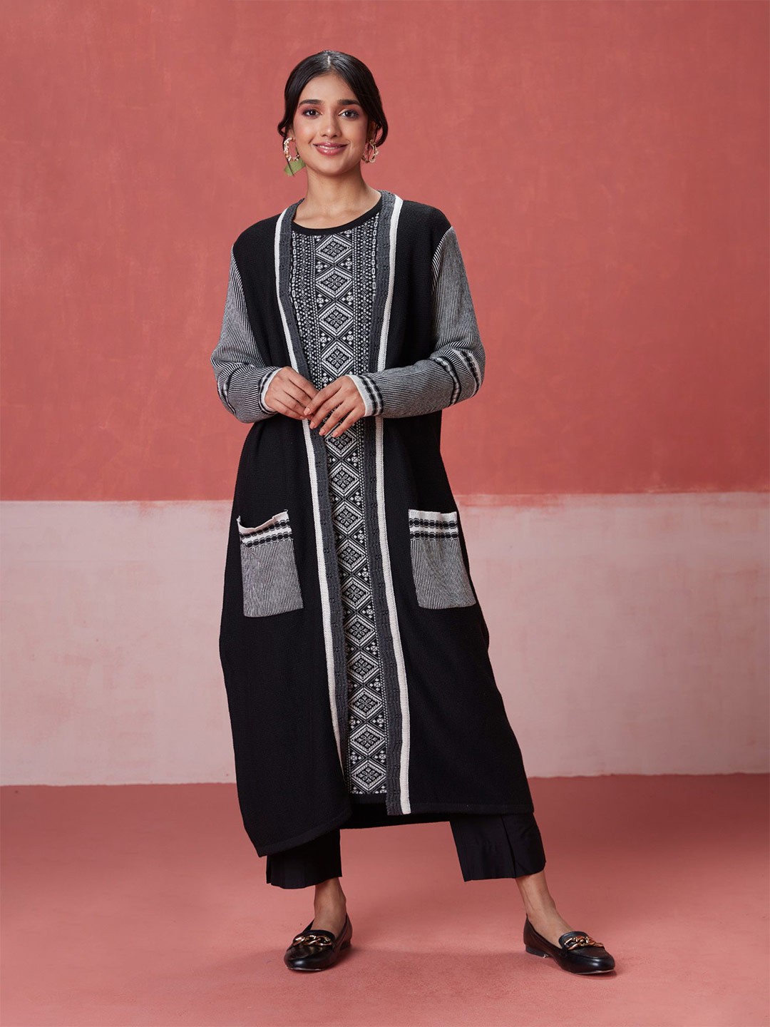 

Likha Women Colourblocked Self Design Longline, Black