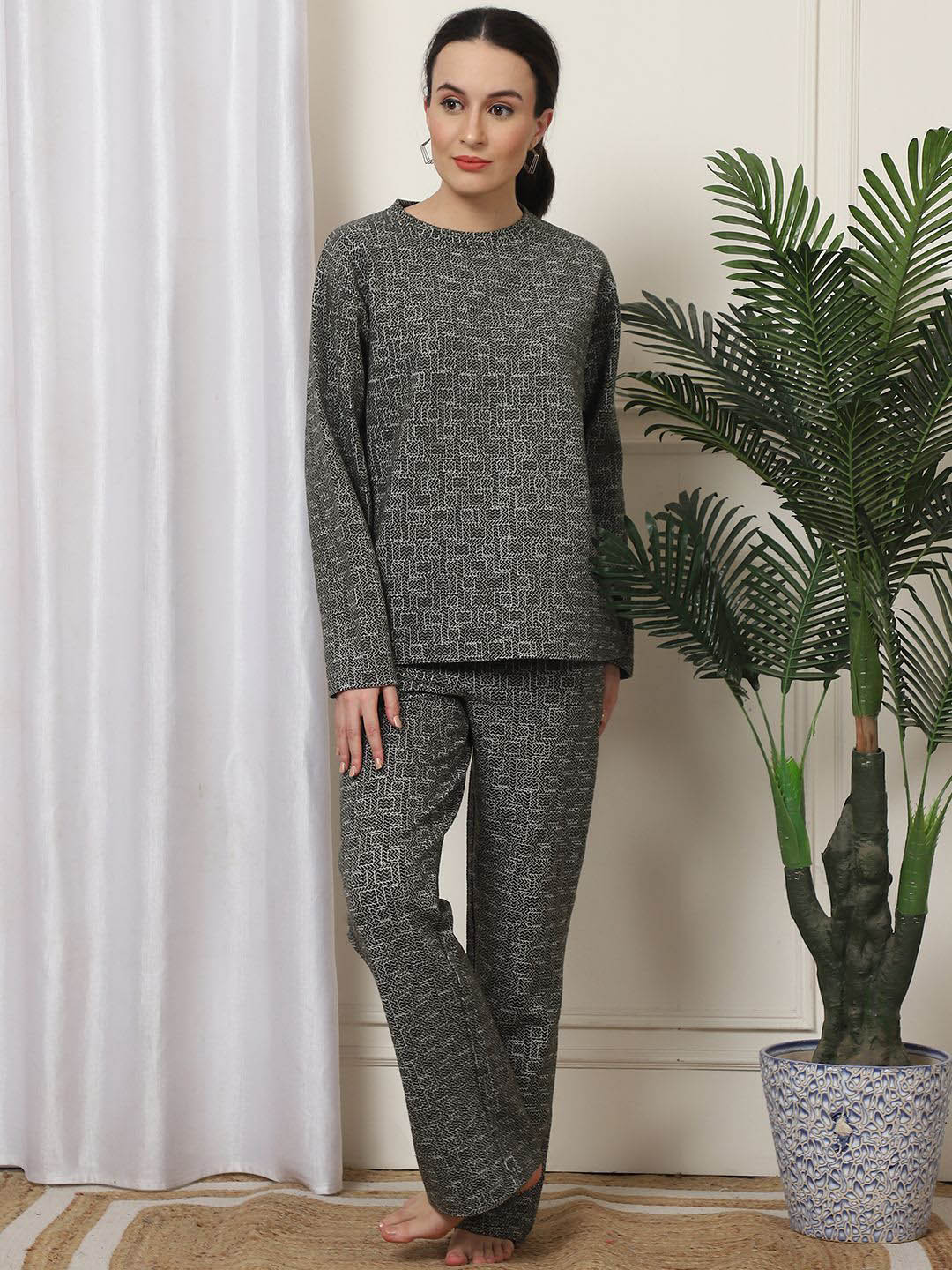 

Kanvin Women Printed Night suit, Green