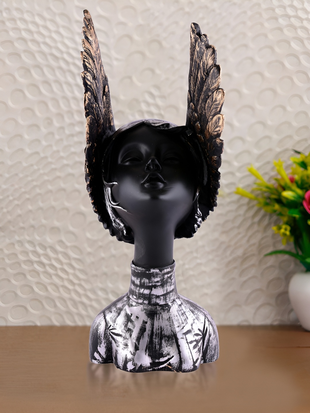 

Zart Black Idol Showpiece