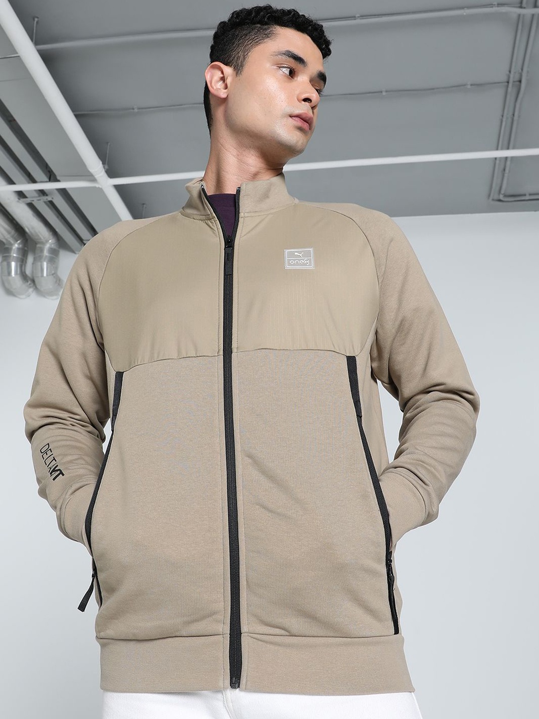 

one8 x PUMA Men Outdoor Sporty Jacket, Beige