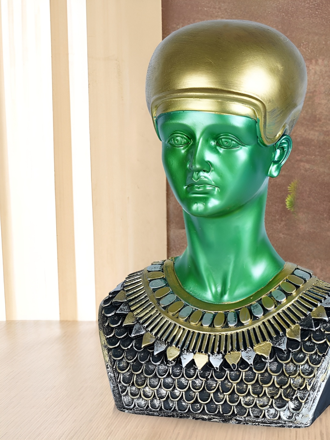 

Zart Green Idol Showpiece