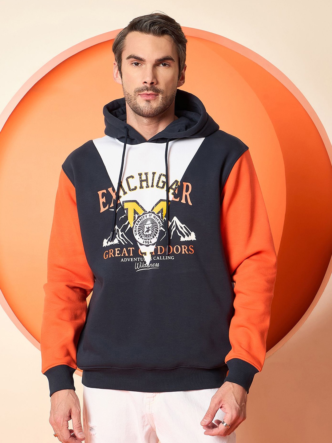 

Club York Men Colourblocked Hooded Sweatshirt, Navy blue